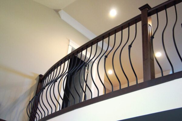 Round Single Knuckle and Plain Belly Baluster Gallery    R