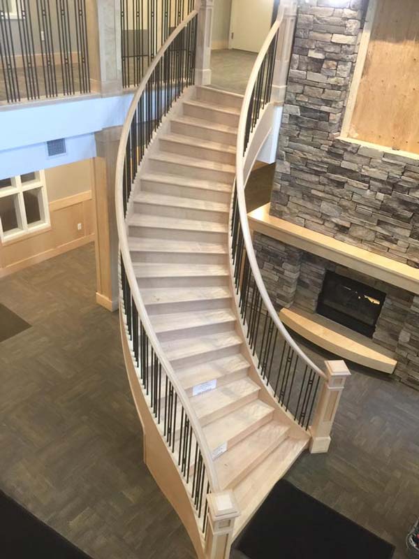 Maple Curved Stair with Metal Spindles SSR
